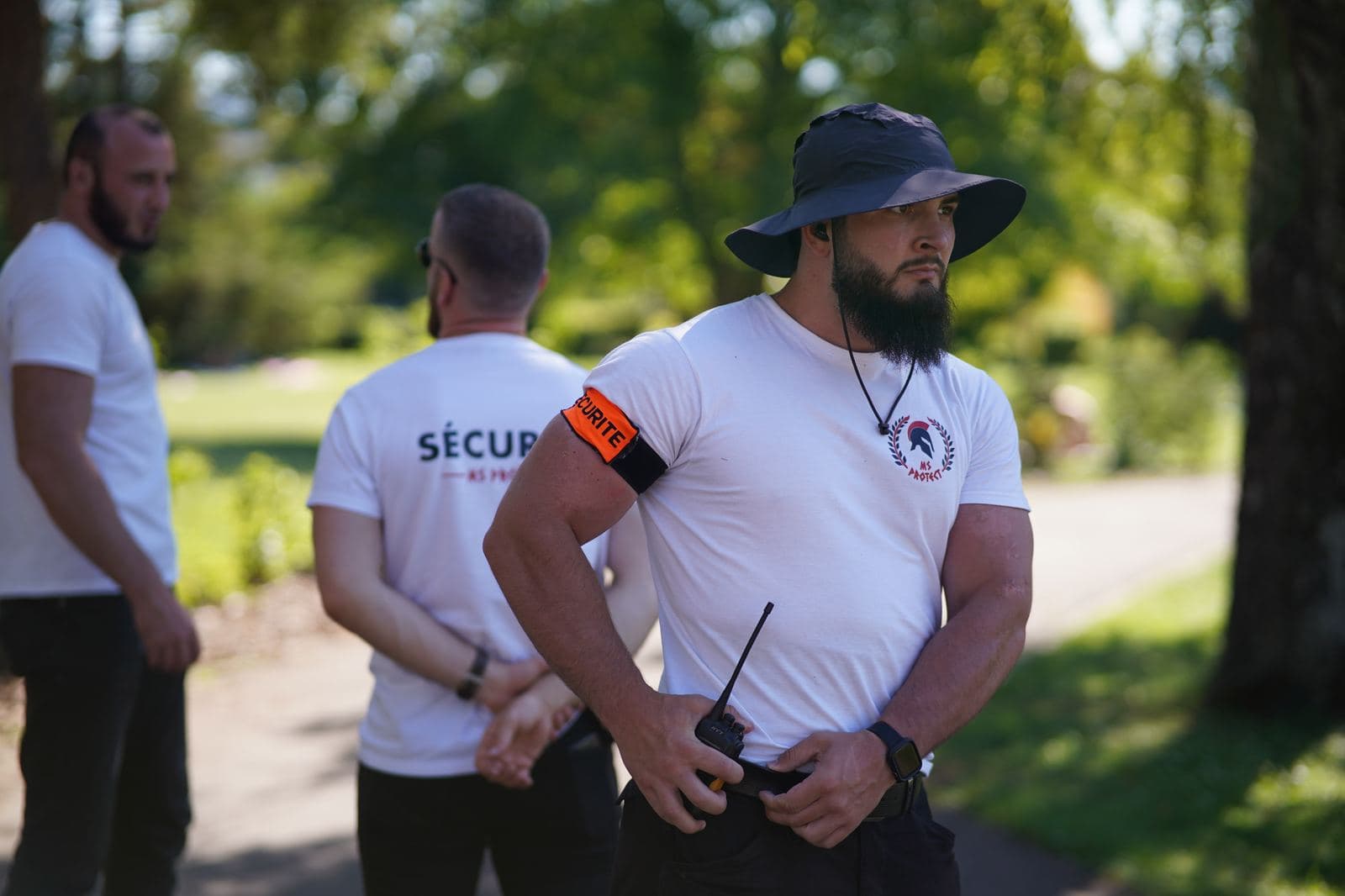 Agents MS Protect en surveillance dans un parc résidentiel