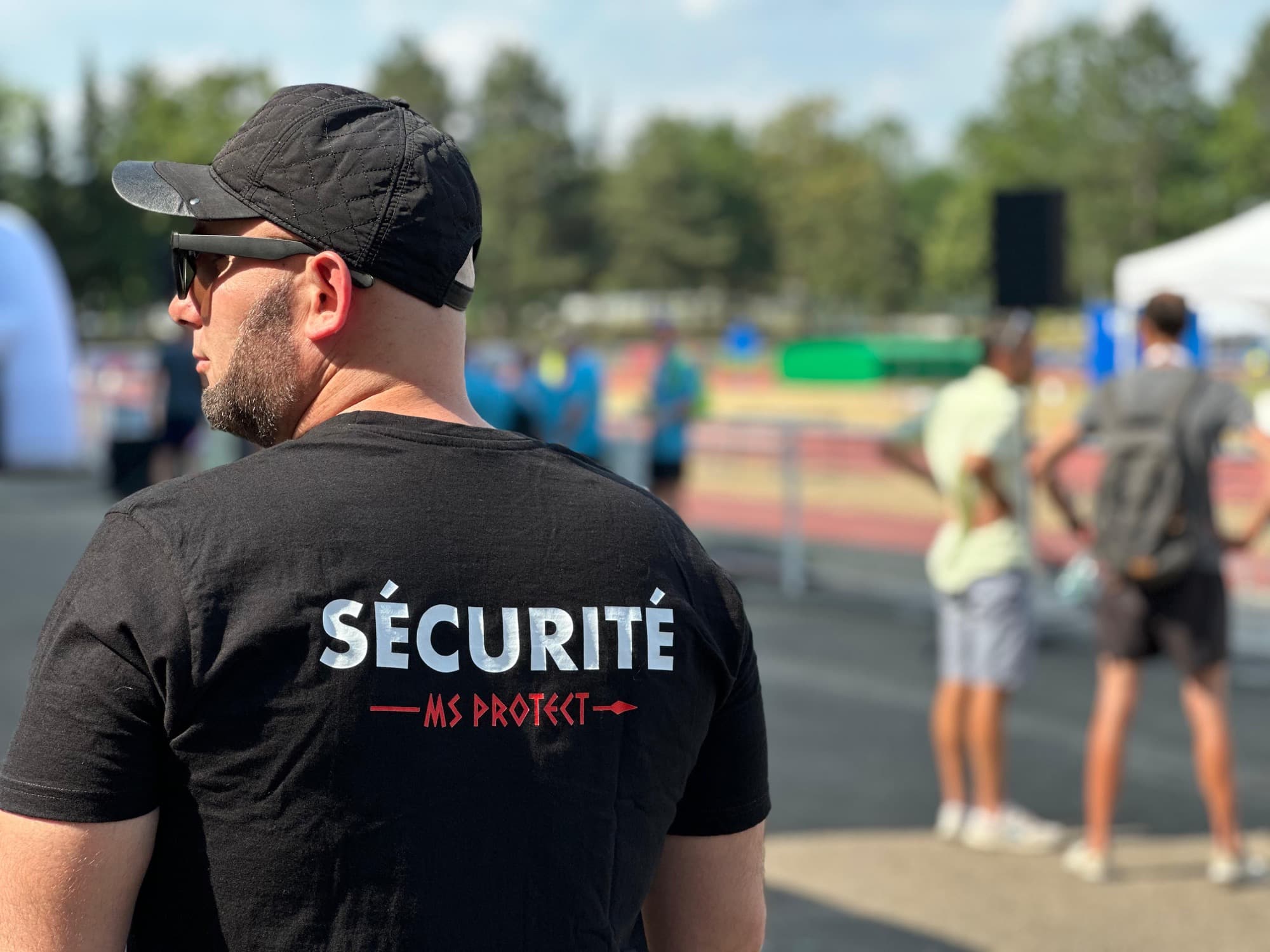 Agent MS Protect surveillant un événement sportif